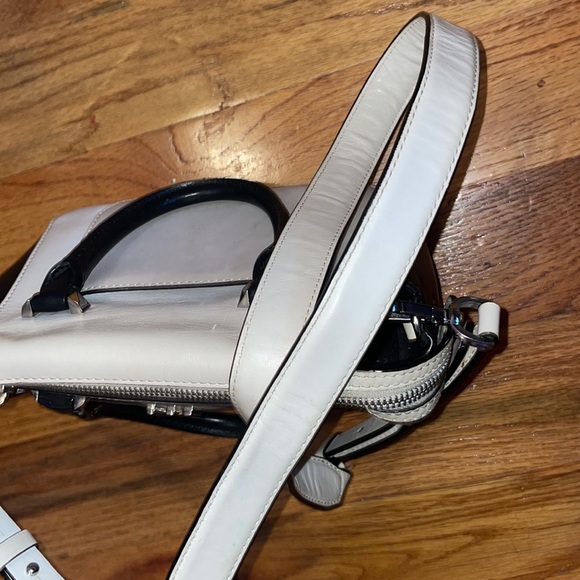 Michael Michael Kors NOLITA MINI MESSENGER Black and White small bag - Picture 9 of 12